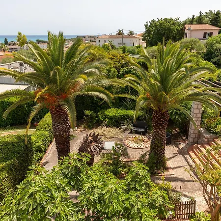 Avec Terrasse Et Piscine *