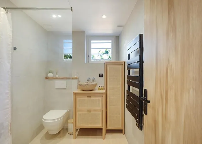 Avec Terrasse Et Piscine Appartamento Antibes