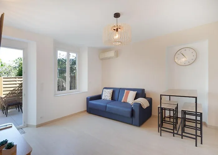 Avec Terrasse Et Piscine Appartamento Antibes