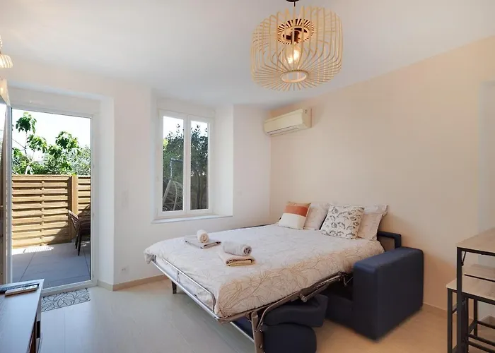 Appartamento Avec Terrasse Et Piscine *